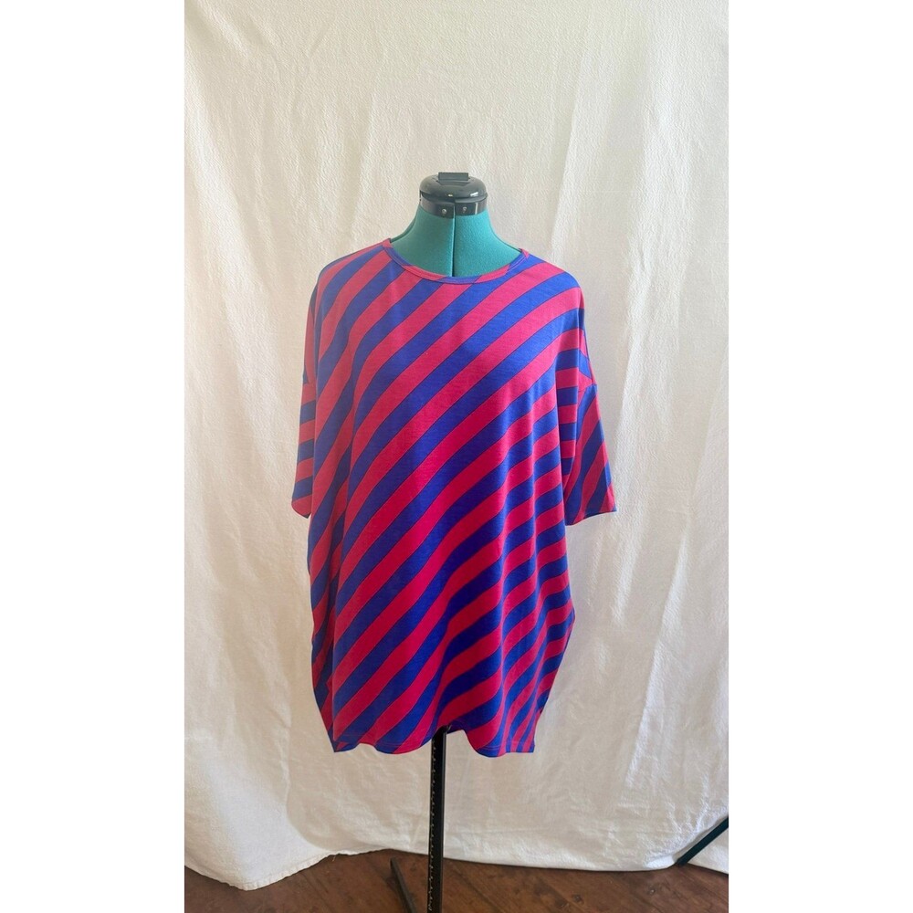 NWT Lularoe Irma tunic size medium. Brand new with tags.